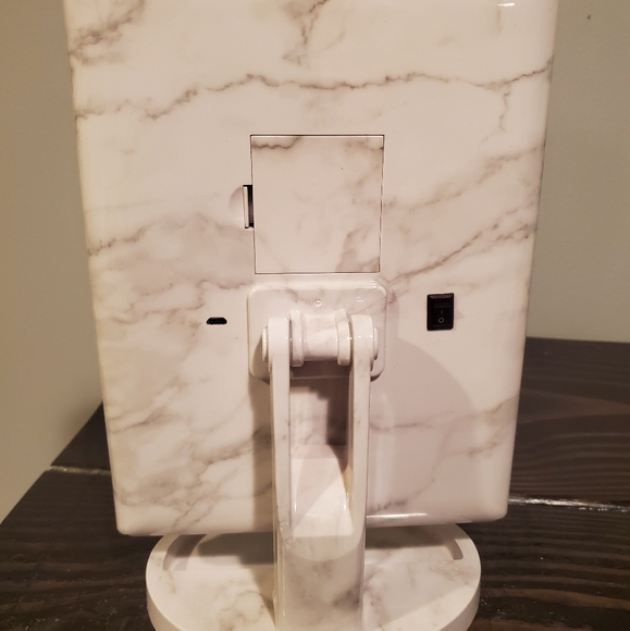 Jessie Cake Lighted Mirror - Picture 2 of 3